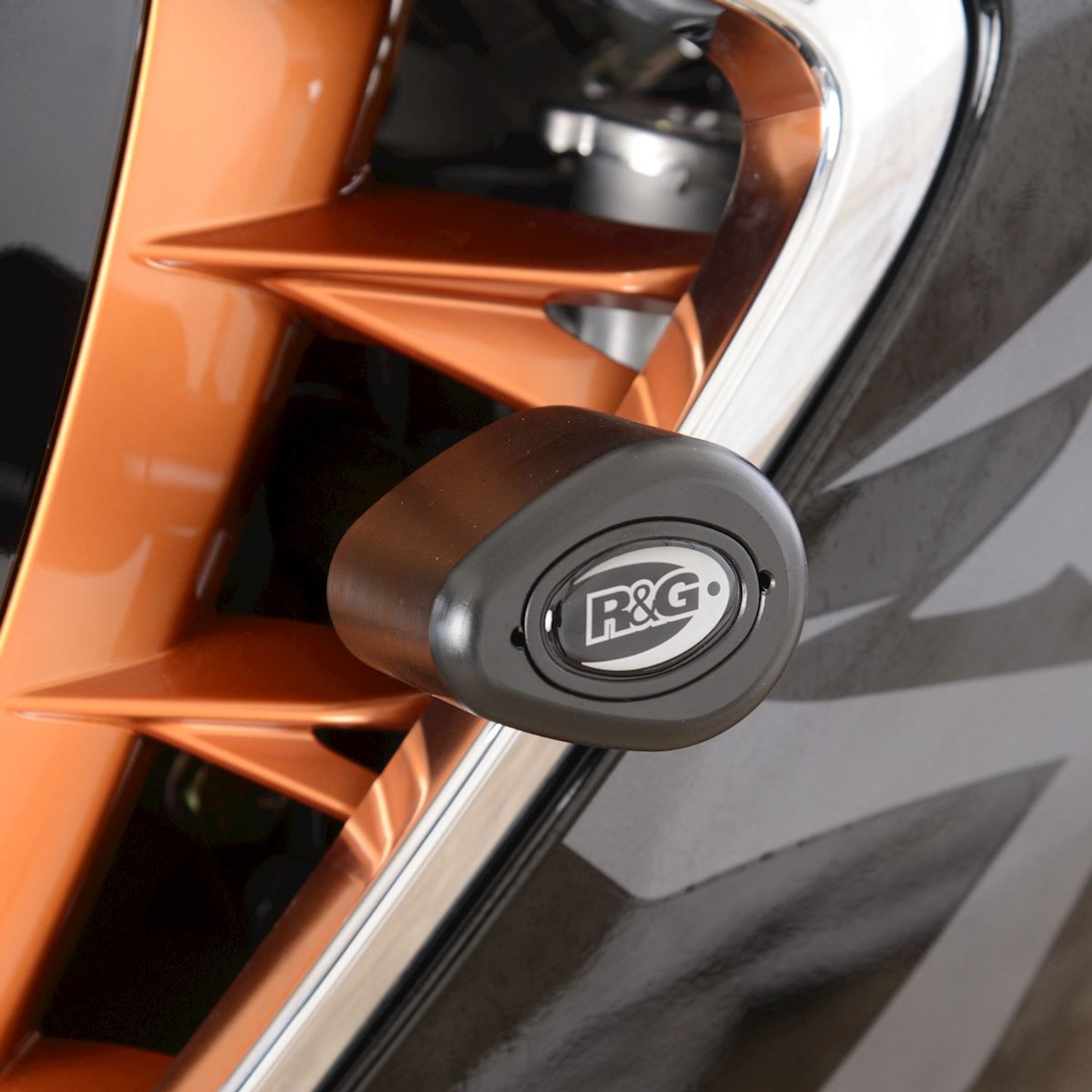 R&G Racing Aero no-cut Frame Sliders for Suzuki Hayabusa (2021+) R&G Racing Aero no-cut Frame Sliders for Suzuki Hayabusa (2021+)